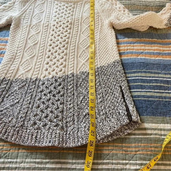 Like new L.L. Bean Cream and Gray Crew Neck Sweater with Cable Knit Small - Picture 8 of 9